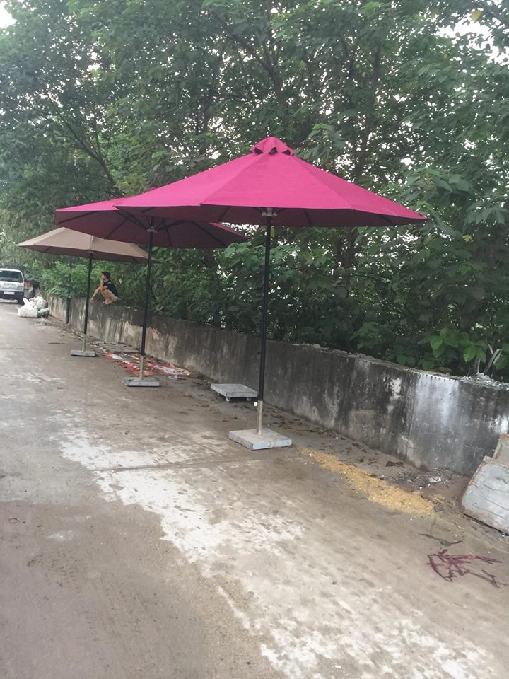 Giá cho ô che nắng ngoài trời có sự khác nhau đáng kể. Giá cho ô che nắng ngoài trời có sự khác nhau đáng kể.