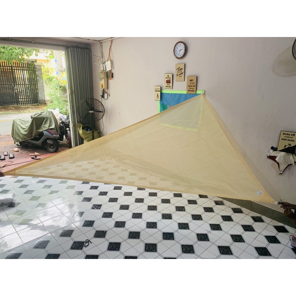 Lưới che nắng tam giác màu trắng Lưới che nắng tam giác màu trắng