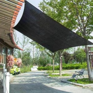Lưới che nắng màu đen chống nóng sân thượng
