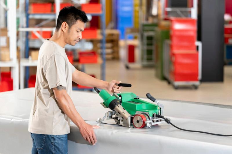 Hàn bạt nhựa bằng máy khò nhiệt